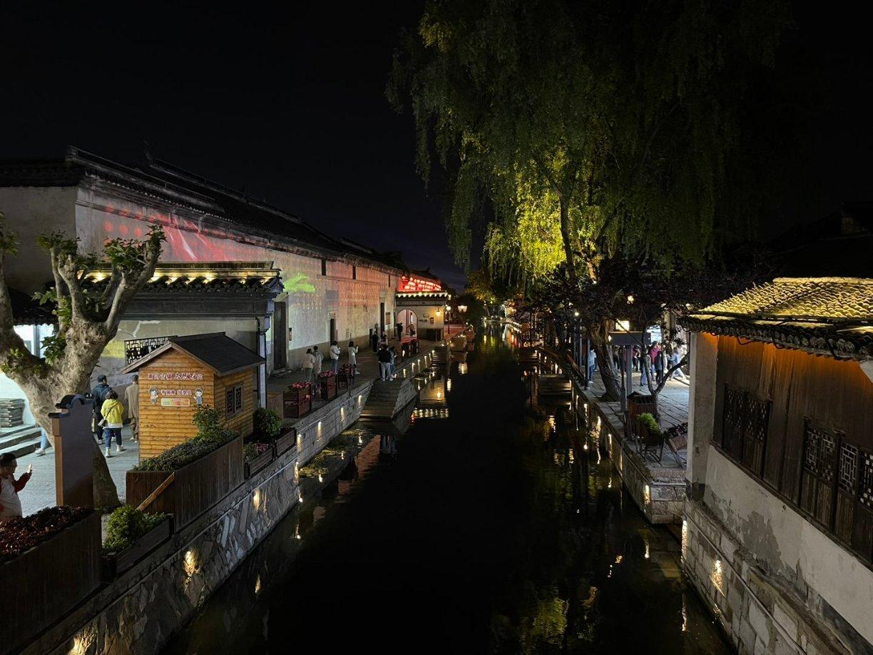 重庆一天出台两个大招！调整房产税，建筑面积180平方米内免征